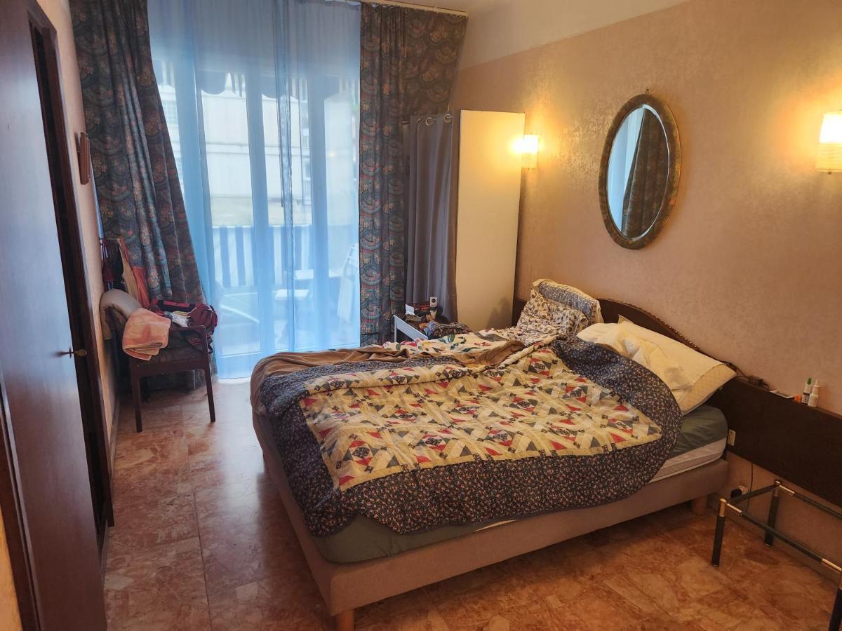 Big Apart 140M2 5Min Walk To Beach Sea &Promenade 3 Double Rooms,Big Living Room 42M2, 3 Showers,9 Beds, Free Parking Nice Exterior photo